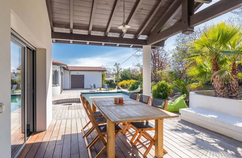 Arcangues Villa | Easy Clés- Lovely Villa 10p + Heated Pool