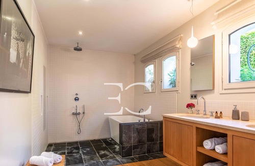 Arcangues Villa | Easy Clés- Villa on the golf + Pool + A/C