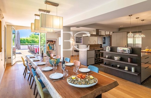 Arcangues Villa | Easy Clés- Villa on the golf + Pool + A/C