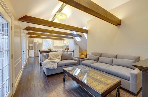 West Tisbury House | Easy Coast Access! Elevated Martha’s Vineyard Stay