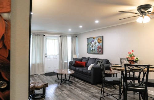 Kennewick Apartment | Easy Commute, Clean, private parking 2/1 #3507C