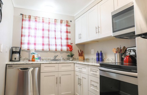 Kennewick Apartment | Easy Commute, Clean, private parking 2/1 #3507C