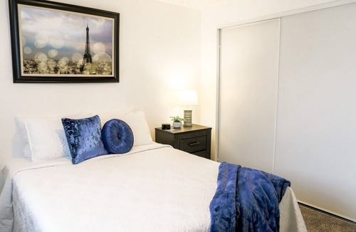 Kennewick Apartment | Easy Commute, Clean, private parking 2/1 #3507C