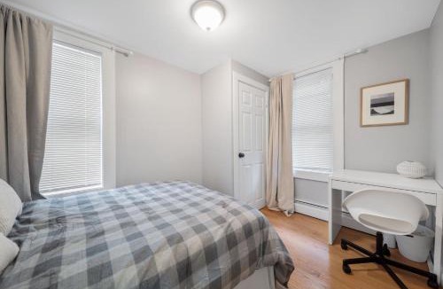 Columbus Park - Andrew Square Apartment | Easy Commute South Boston 4BR 1BTH Apartment