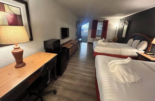 Mattoon Hotel | Easy Interstate Stop | Convenient Stay Near Mattoon Attractions | 4 Units