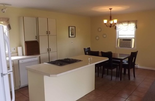 Town of Torrey House | Easy living and CLEAN