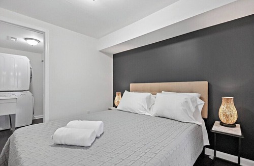 Capitol Heights Bed & Breakfast | Easy | METRO | 1 min WALK | Simple space | Comfy
