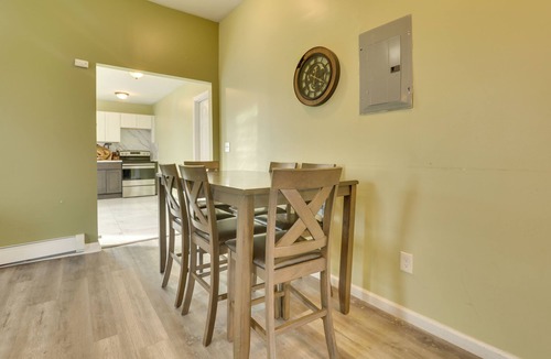 South Side Apartment | Easy NYC Access: Updated Apt Near Parks & Bay!