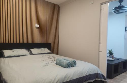 Jamboree Heights Apartment | Easy Smart-Modern for short long stay