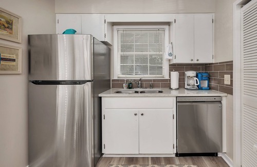 Saint Simons Island Condo | Easy walk to the beach from this condo!