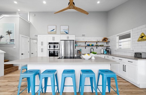 Port Aransas House | Easy walk to the beach, double deck ocean view-Sleeps 10 in 8 beds! EV charger!