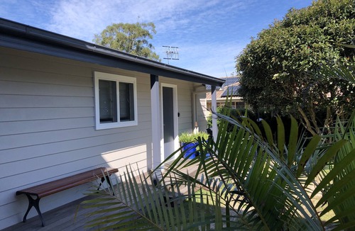 Narrawallee Apartment | Easy Walk to the Inlet & Beach