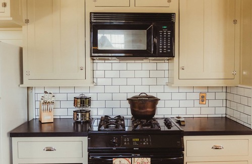 Freetown - Port Rico House | Easy walk to UL, Downtown, Girard park, and multiple music venues. Pet friendly!