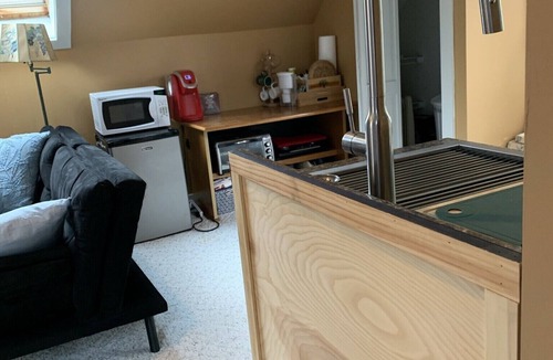 Wilmington Apartment | Easy walk to village and lake