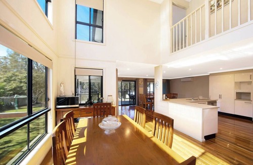 Wyong House | Easygoing Poolside Relaxation on Wyong River