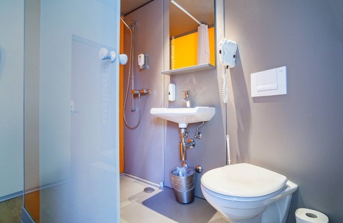 Basel City Centre Hotel | easyHotel Basel City - contactless self check-in