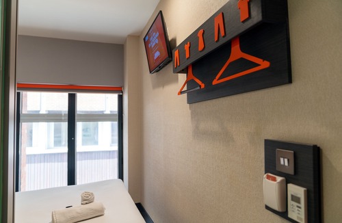 Theatreland Birmingham Hotel | EasyHotel Birmingham City Centre