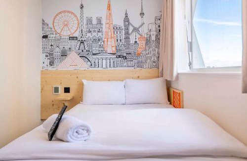 Fairfield Hotel | easyHotel Croydon