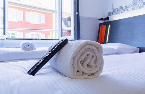 Gewerbeschule Hotel | easyHotel Zürich City Limmatplatz