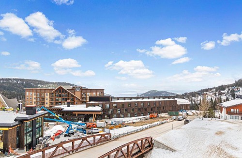 Sandpoint House | Eat Sleep Play