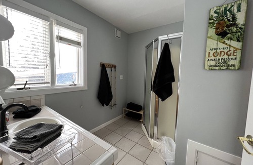 Larkspur Apartment | Eat. Sleep. Ski. "Larsson's Ski Retreat Awaits"!