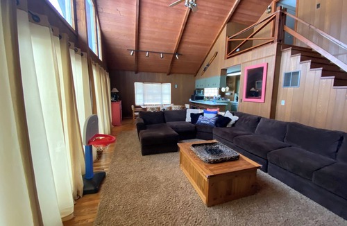 Lake Harmony Estates Cabin | Eat, Sleep, Ski. Repeat.