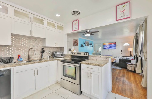 Downtown Hollywood House | Eat sleep wake up repeat