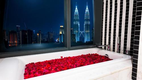 Golden Triangle Apartment | Eaton Residence KLCC - Universal Home