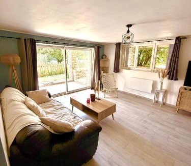 La Roche-Posay Apartment | Eaux Iris - Studio avec Jardin privatisé proche Casino