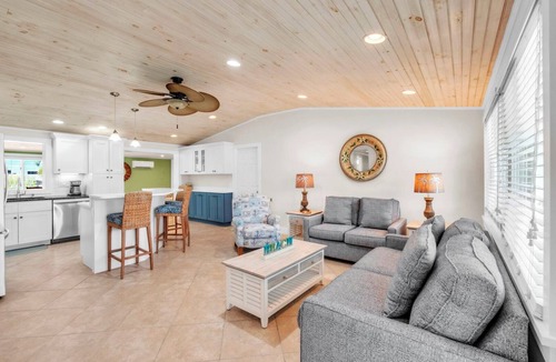 Holmes Beach House | Ebb Tide by Duncan Real Estate