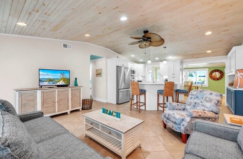 Holmes Beach House | Ebb Tide by Duncan Real Estate