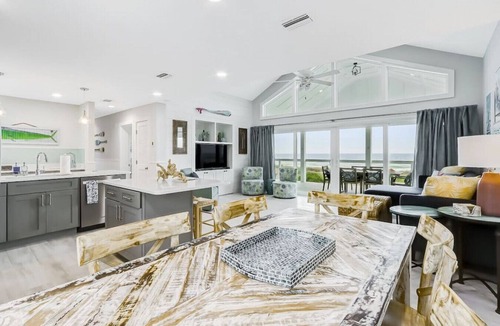 Fernandina Beach House | Ebb Tide Cottage | Beachfront | Huge Oceanfront Deck | Hot Tub