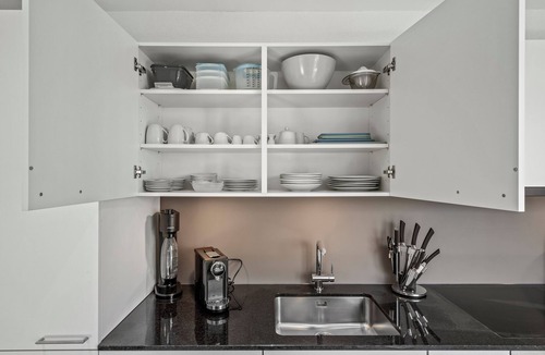 Kreuzlingen Apartment | Ebenerdiges- Bodensee- Apartment mit Terrasse und Kleinem Garten