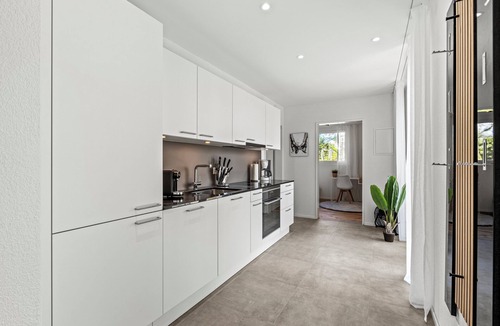 Kreuzlingen Apartment | Ebenerdiges- Bodensee- Apartment mit Terrasse und Kleinem Garten