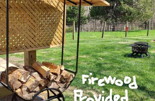 Harper House | Ebenezer Cabin - Hot Tub - Fire Pit - BBQ - Views