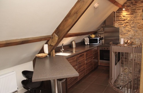 Upton Cheyney House | Ebenezer Chapel: The Apartment