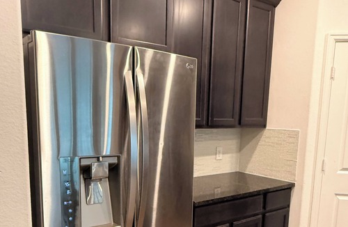 Clodine House | EbereAmuse Family Getaway, Spacious 4-bedroom house in peaceful Richmond with AC