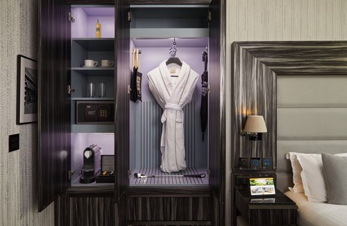 Warwick Hotel | Eccleston Square Hotel