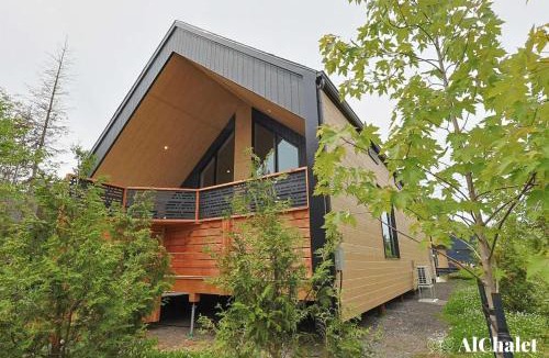 Pont-Rouge Ski Chalet | Echo des Bois - Cozy Getaway - Spa and Relaxation