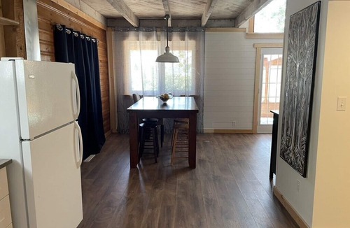 B-Say-Tah Cabin | Echo Lake Lakefront Cabin in picturesque Qu’Appelle Valley,