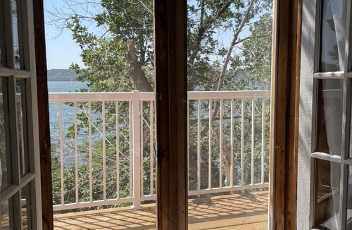 B-Say-Tah Cabin | Echo Lake Lakefront Cabin in picturesque Qu’Appelle Valley,