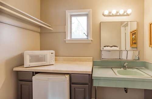 Laurel Park Bed & Breakfast | Echo Mountain Inn