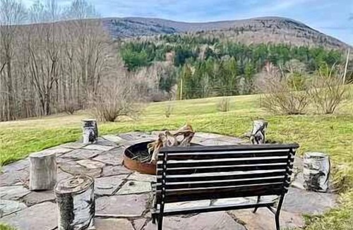 West Kill House | Echo Notch, Mtn Views, Fireplace - Echo Notch Farm
