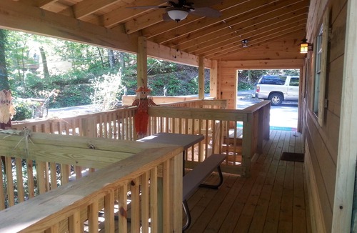 Chalet Village Cabin | ECHO PLACE. A cozy Family Base Camp for Hiking, Skiing, and Area Exploration!