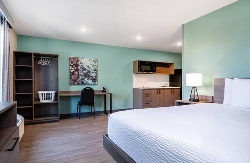 Pasadena Hotel | ECHO Suites Extended Stay by Wyndham Houston Pasadena Fwy Pl