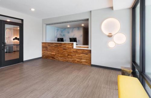Pasadena Hotel | ECHO Suites Extended Stay by Wyndham Houston Pasadena Fwy Pl