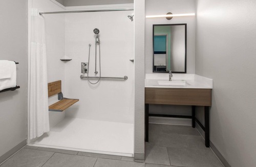 Fort Worth Hotel | Echo Suites Extended Stay by Wyndham Fort Worth Alliance