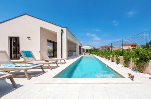 Pavicini Villa | Echo villa, Istra, pool/jacuzzi, BBQ, pet friendly