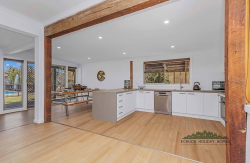 Echuca House | Echuca 265 - Your Rustic Retreat with Pool