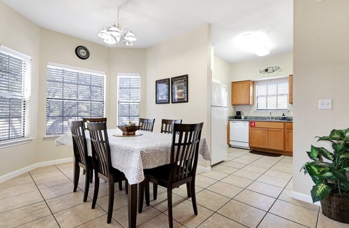 Eckhert Crossing House | Eckhert Place - A Birdy Vacation Rental